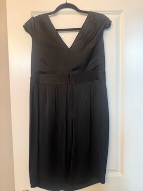 St. John Black Liquid Satin V-Neck Cap Sleeve Midi Dress